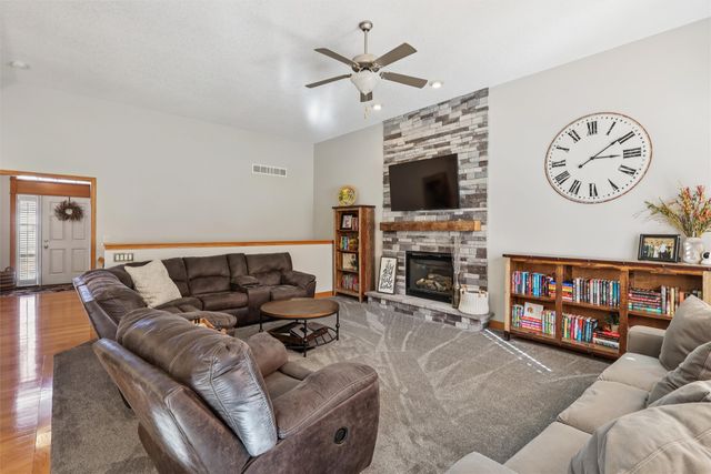 849 SE Delaware Avenue, Ankeny, IA 50021