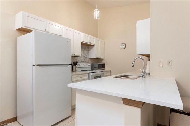 5120 Courtyards CT 89, Cape Coral, FL 33914