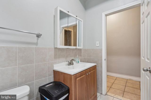 2212 N CAMAC ST, Philadelphia, PA 19133