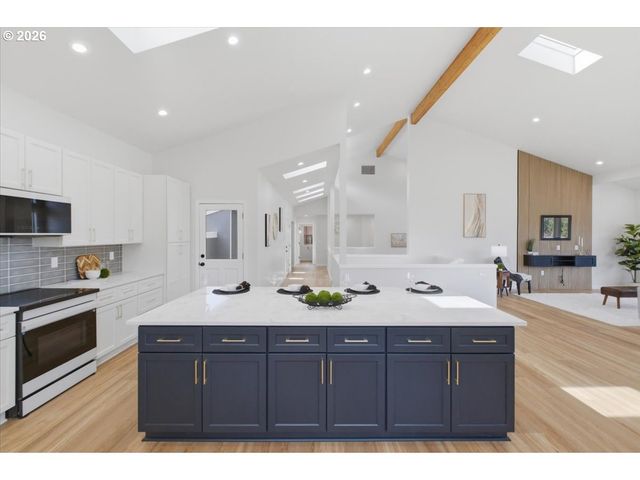 2455 W 29TH Ave, Eugene, OR 97405