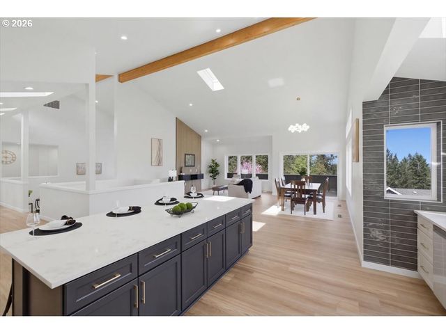 2455 W 29TH Ave, Eugene, OR 97405