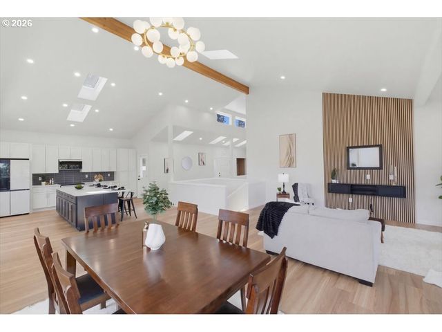 2455 W 29TH Ave, Eugene, OR 97405