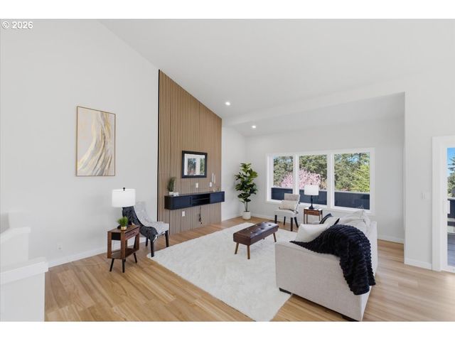 2455 W 29TH Ave, Eugene, OR 97405