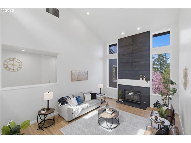 2455 W 29TH Ave, Eugene, OR 97405