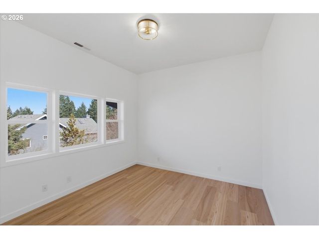 2455 W 29TH Ave, Eugene, OR 97405