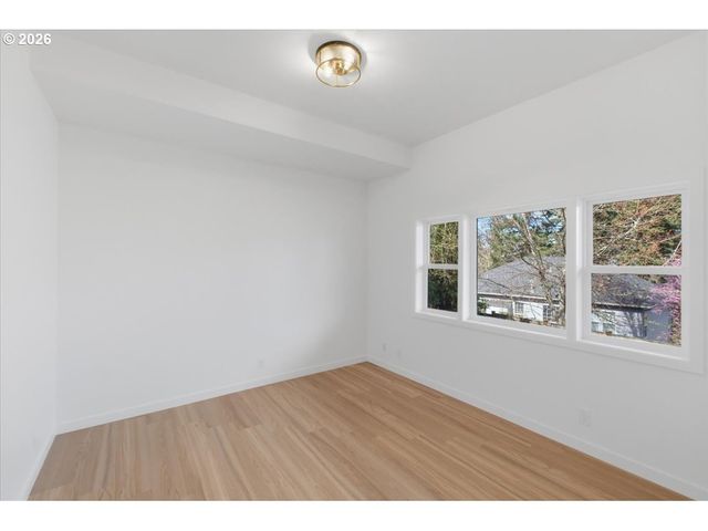 2455 W 29TH Ave, Eugene, OR 97405