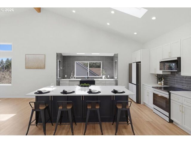 2455 W 29TH Ave, Eugene, OR 97405