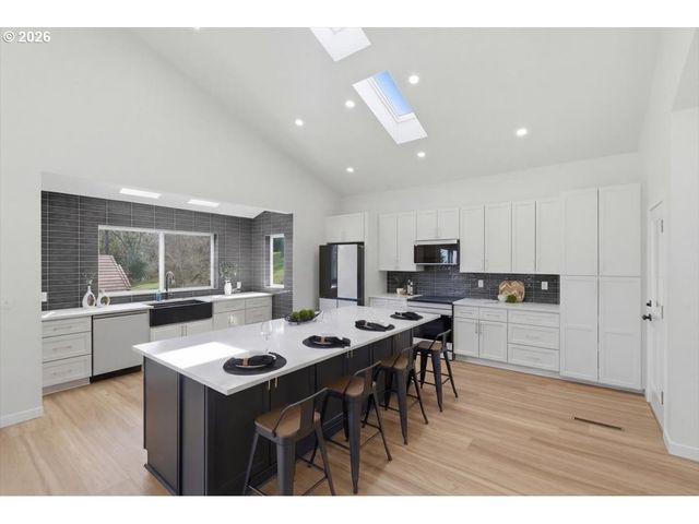 2455 W 29TH Ave, Eugene, OR 97405