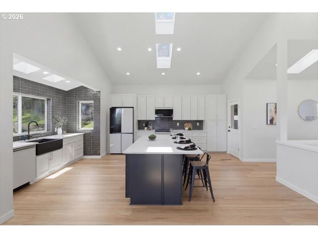 2455 W 29TH Ave, Eugene, OR 97405