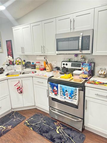 7231 W 29th Way, Hialeah, FL 33018