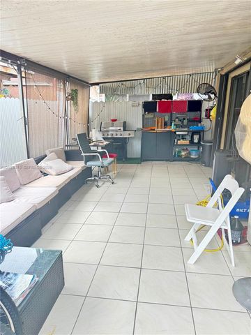 7231 W 29th Way, Hialeah, FL 33018