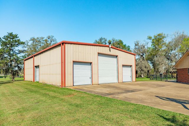 555 County Road 502a, Sweeny, TX 77480