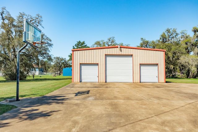 555 County Road 502a, Sweeny, TX 77480