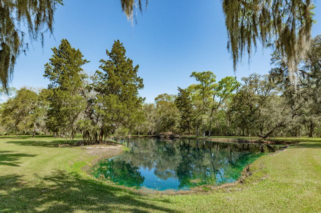 555 County Road 502a, Sweeny, TX 77480