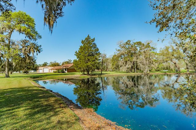 555 County Road 502a, Sweeny, TX 77480