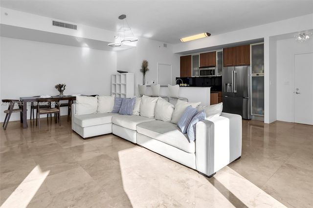 9066 SW 73rd Ct PH2402, Miami, FL 33156