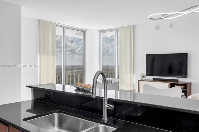 9066 SW 73rd Ct PH2402, Miami, FL 33156