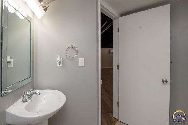 701 SW Watson AVE, Topeka, KS 66606