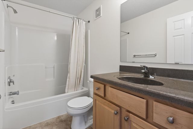 5153 Yuma Lane N, Plymouth, MN 55446