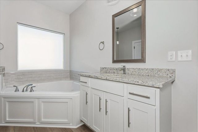 1510 E Appleton St, Valley Center, KS 67147