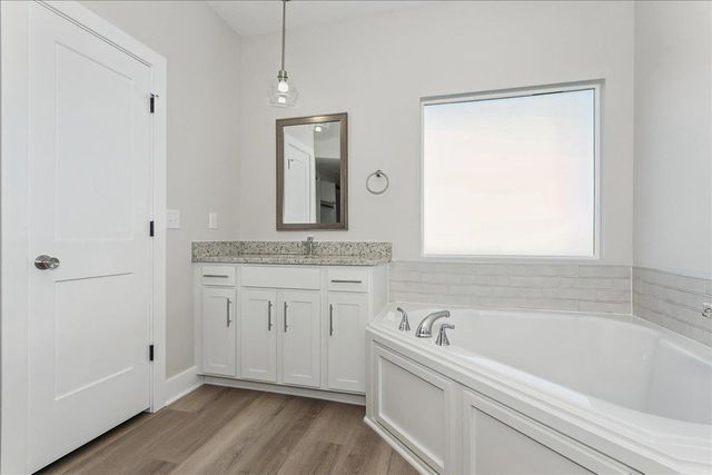 1510 E Appleton St, Valley Center, KS 67147