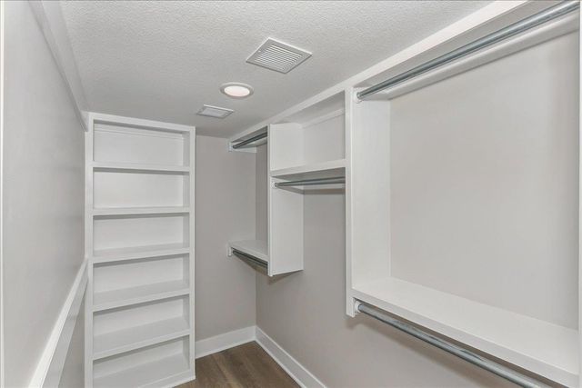 1510 E Appleton St, Valley Center, KS 67147