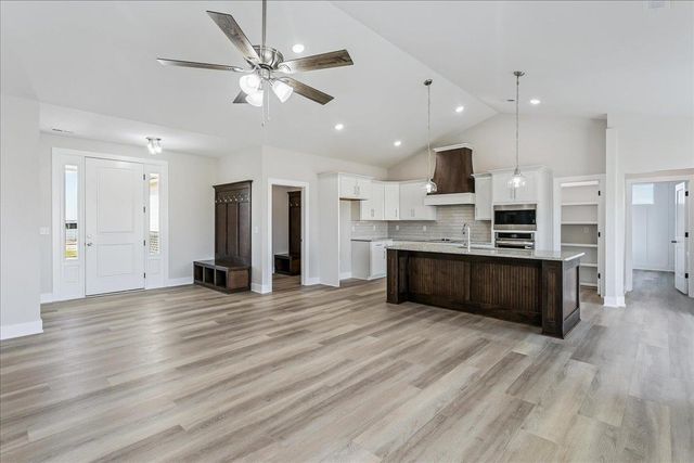 1510 E Appleton St, Valley Center, KS 67147