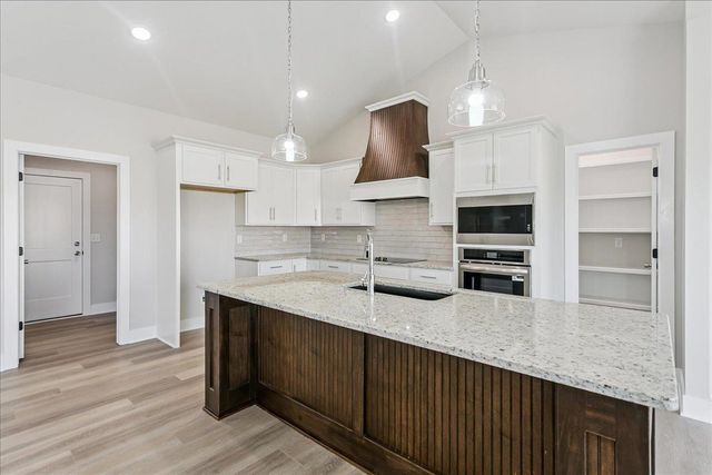 1510 E Appleton St, Valley Center, KS 67147