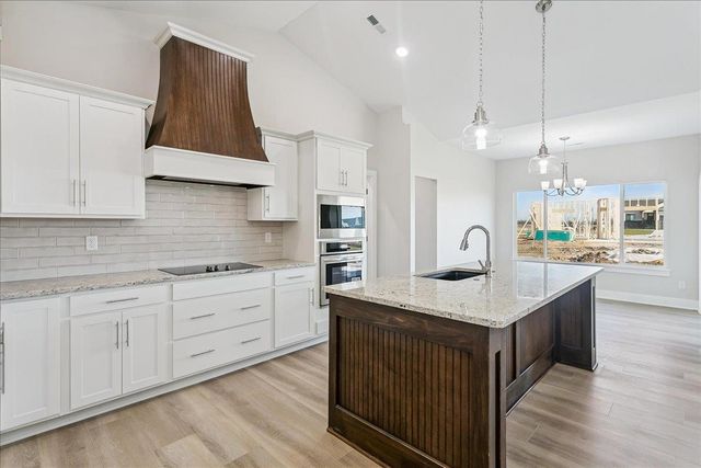 1510 E Appleton St, Valley Center, KS 67147