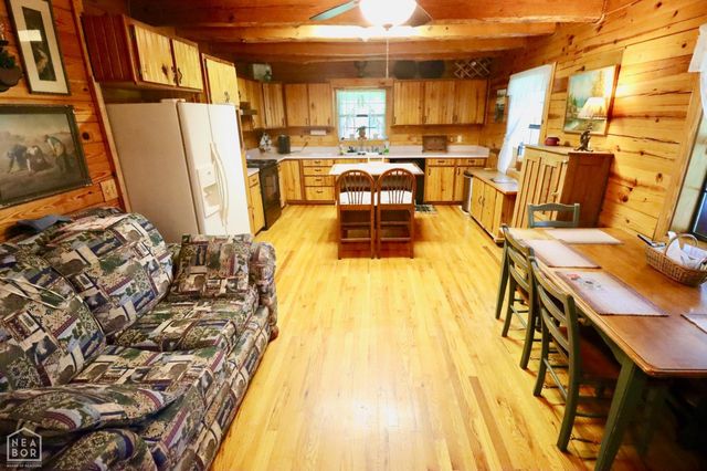 1463 Browns Chapel Rd, Viola, AR 72583