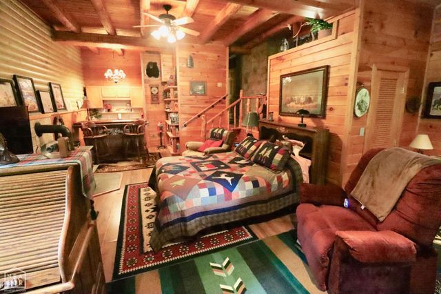 1463 Browns Chapel Rd, Viola, AR 72583