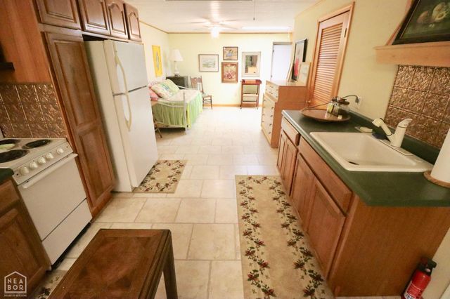 1463 Browns Chapel Rd, Viola, AR 72583