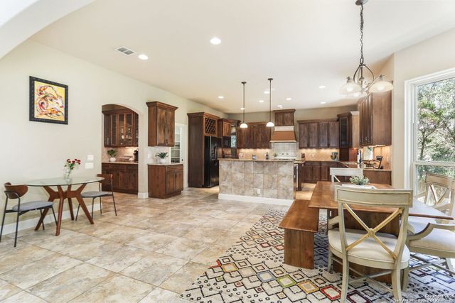 927 Scenic Stroll, San Antonio, TX 78260