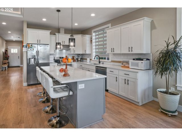 5518 MOUNTAIN QUAIL Dr, Salem, OR 97306