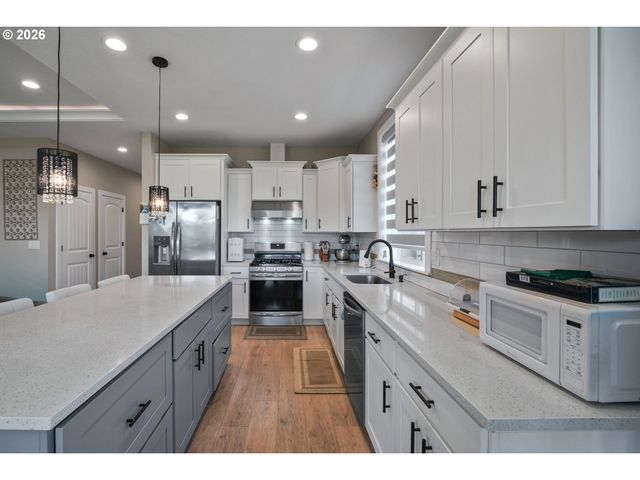 5518 MOUNTAIN QUAIL Dr, Salem, OR 97306