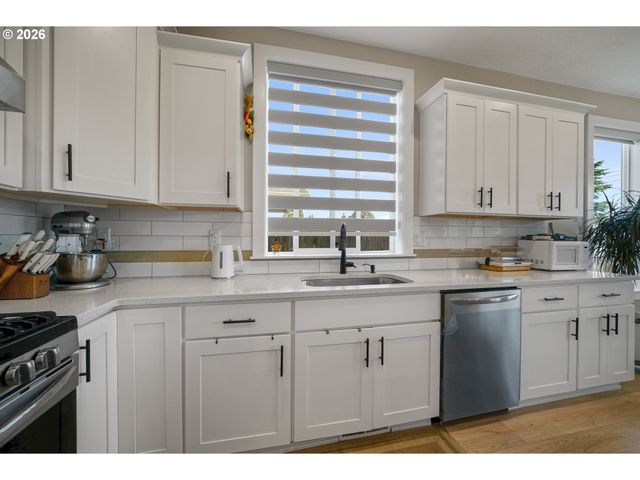 5518 MOUNTAIN QUAIL Dr, Salem, OR 97306