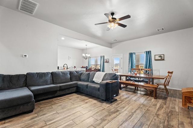 29837 E 830 Road, Cashion, OK 73016