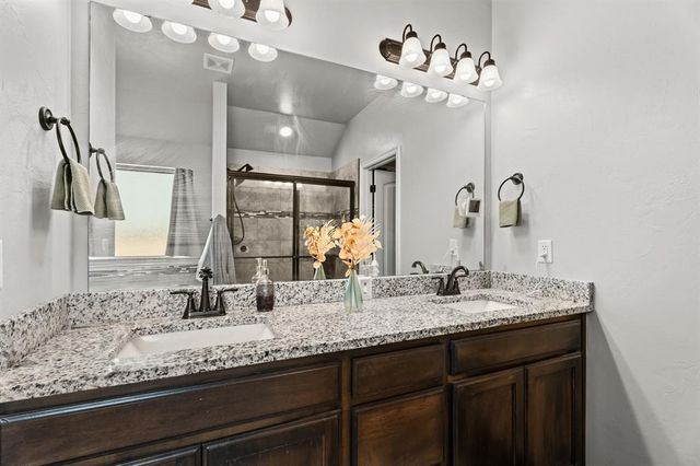 29837 E 830 Road, Cashion, OK 73016