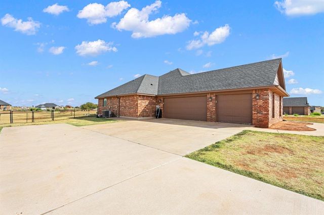 29837 E 830 Road, Cashion, OK 73016