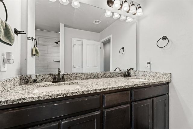 29837 E 830 Road, Cashion, OK 73016