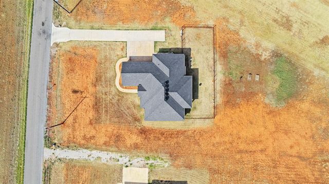 29837 E 830 Road, Cashion, OK 73016