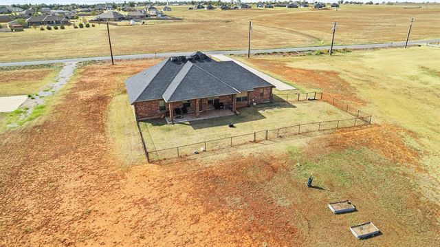 29837 E 830 Road, Cashion, OK 73016