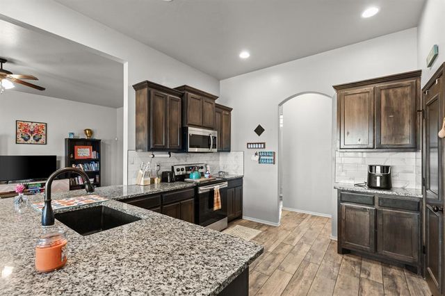 29837 E 830 Road, Cashion, OK 73016