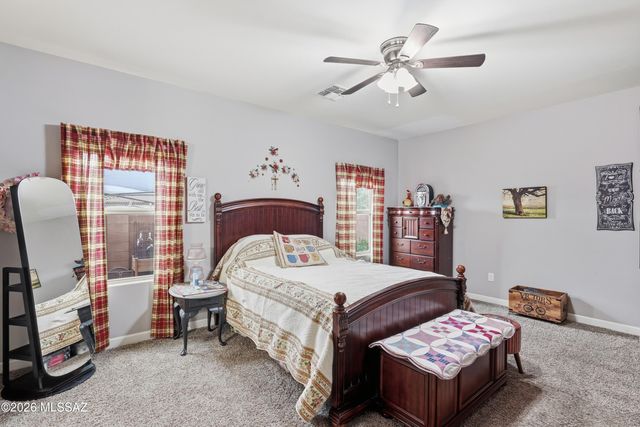 301 W Vista Monte Drive, Corona De Tucson, AZ 85641