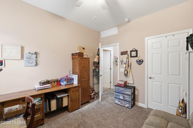 301 W Vista Monte Drive, Corona De Tucson, AZ 85641
