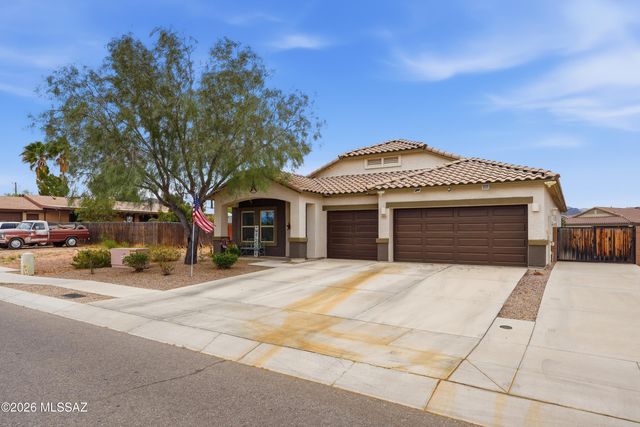 301 W Vista Monte Drive, Corona De Tucson, AZ 85641