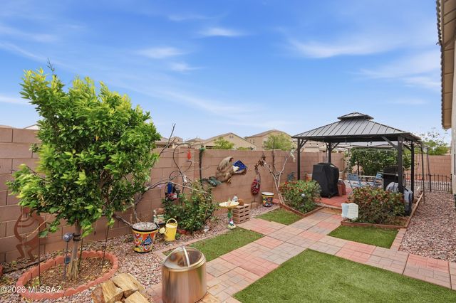 301 W Vista Monte Drive, Corona De Tucson, AZ 85641
