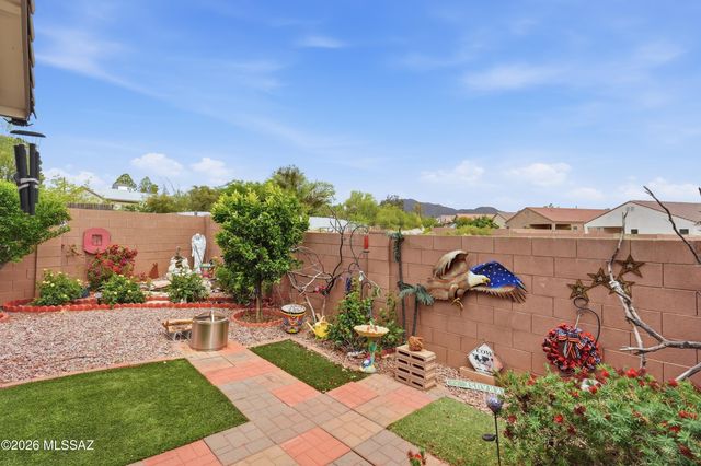 301 W Vista Monte Drive, Corona De Tucson, AZ 85641