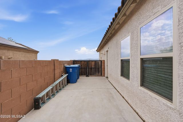 301 W Vista Monte Drive, Corona De Tucson, AZ 85641
