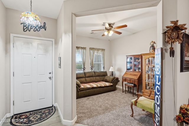 301 W Vista Monte Drive, Corona De Tucson, AZ 85641